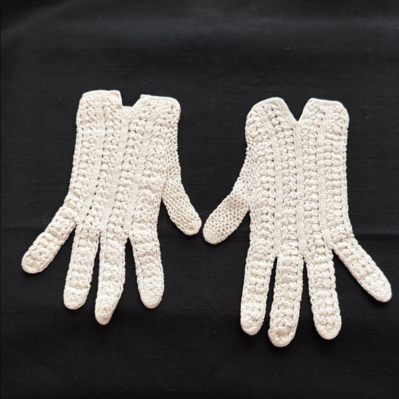 Source Unknown Accessories - Vintage White Cotton Crocheted Gloves